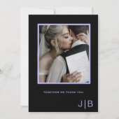 Eenvoudig script zwart & lavendel monogram foto bedankkaart (Voorkant)