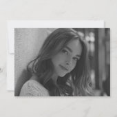 Eenvoudig Script Zwart Wit Foto Afstuderen Aankondiging (Achterkant)