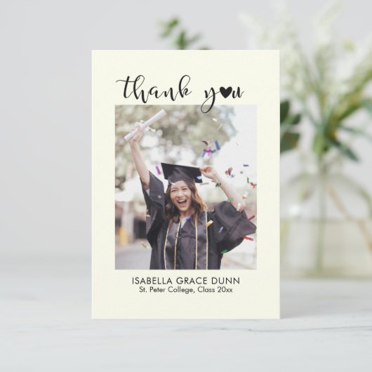 Eenvoudig stijlvol hart kalligrafie script Afstude Bedankkaart (Staand voorkant)