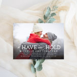 Eenvoudig Timeless Photo Wedding Invitation Kaart<br><div class="desc">De Simply Timeless trouwsuite van Berry Berry Sweet Design is zo modern en vol elegantie. Bezoek onze designshowroom op WWW.BERRYBERRYSWEET.COM voor meer stijlvolle design van kantoorbenodigdheden. De achtergrondkleur is online bewerkbaar.</div>