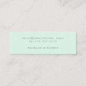 Eenvoudig typografisch pastelgroen afstuderen mini visitekaartje (Achterkant)