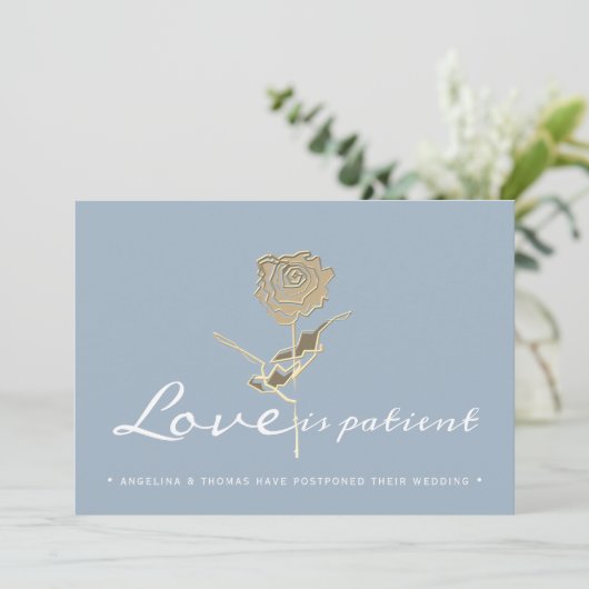 Eenvoudig uitgestelde bruiloft wijzigen van de dat save the date (Staand voorkant)