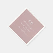 Eenvoudig, vast kleurenmonogram met roze bruiloft servet (Hoek)