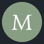 Eenvoudig vast kleurstofveld Groen monogram voor t Ronde Sticker<br><div class="desc">Eenvoudige,  maar elegante,  vaste kleurentrouwstickers met één initiaal monogram,  in een witte serif doopvont over een tuingroene achtergrond. Dit eenvoudige en eenvoudige ontwerp is ideaal voor een minimalistische stijl. Deze stijlvolle stickers maken geweldige envelopzegels.</div>