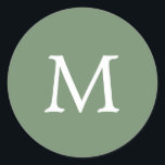 Eenvoudig vast kleurstofveld Groen monogram voor t Ronde Sticker<br><div class="desc">Eenvoudige,  maar elegante,  vaste kleurentrouwstickers met één initiaal monogram,  in een witte serif doopvont over een tuingroene achtergrond. Dit eenvoudige en eenvoudige ontwerp is ideaal voor een minimalistische stijl. Deze stijlvolle stickers maken geweldige envelopzegels.</div>
