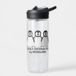 Eenvoudig verstoord door pinguïns waterfles<br><div class="desc">Gemakkelijk verstoord door pinguïns. Drie schattige en schattige chubby pinguïns cartoon grafisch ontwerp in zwart-wit. Grappig Gezegde/slogan voor Penguin Lovers. - Alle rechten voorbehouden.</div>