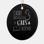 Eenvoudig verstoorde kratten en boeken keramisch ornament (Links)