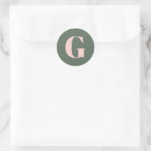 Eenvoudig Vet Monogram Initiaal Sage Groen Roze Ronde Sticker (Tas)