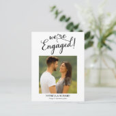 Eenvoudig We're Engaged Verlovingsaankondiging Fot Briefkaart (Staand voorkant)