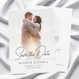 Eenvoudig wit elegant script boog 2 foto bruiloft save the date