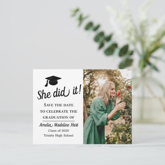 Eenvoudig | Zij heeft de datum waarop de foto is A Briefkaart (Staand voorkant)