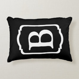Eenvoudig zwart en wit omlijnd monogram accent kussen