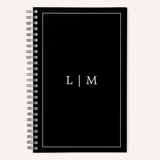 Eenvoudig zwart monogram notitieboek (Voorkant)