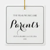 Eenvoudig zwart script Eerste kerst Nieuwe ouders Keramisch Ornament (Achterkant)