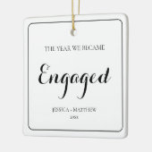 Eenvoudig zwart script Onze eerste kerst verloofd Keramisch Ornament (Links)