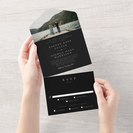 Eenvoudig zwart-wit fotohuwelijk all in one uitnodiging (Afscheurbaar)