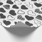Eenvoudig zwart-wit hartspatroon Kerstmis Cadeaupapier (Hoek)