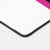 Eenvoudig zwart-wit kussen met hete roze streep bureaumat (Hoek)