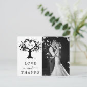 Eenvoudig zwart-wit monogram heetbomen bruiloft aankondigingskaart (Staand voorkant)