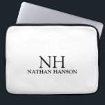 Eenvoudig zwart-wit monogram Modern Laptop Sleeve<br><div class="desc">Moderne laptophoes met een eenvoudig en minimalistisch zwart-wit ontwerp met uw monogram in een vet lettertype,  samen met jouw naam.</div>