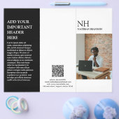 Eenvoudig zwart-wit monogram moderne brochure (Enkel)