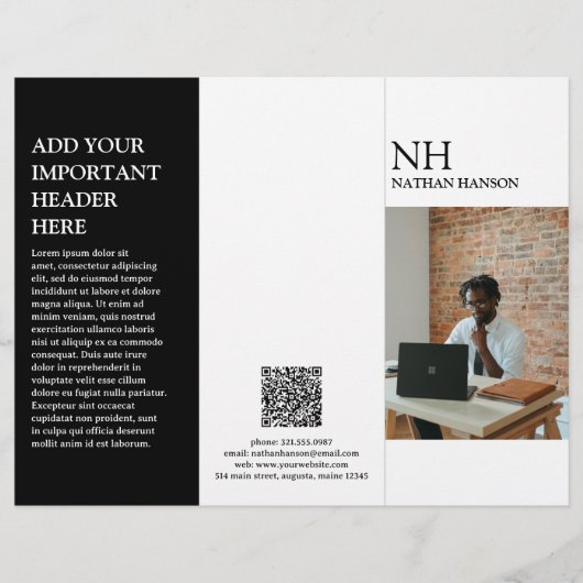 Eenvoudig zwart-wit monogram moderne brochure (Voorkant)