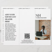 Eenvoudig zwart-wit monogram moderne brochure (Voorkant / Achterkant)