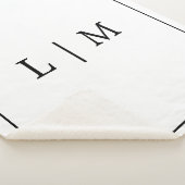 Eenvoudig zwart-wit monogram sherpa deken (3/4)