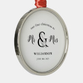 Eenvoudig zwart-wit Mr. & Mrs. 1 Kerstmis Metalen Ornament (Rechts)
