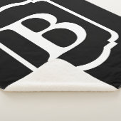 Eenvoudig zwart-wit omlijst monogram sherpa deken (3/4)