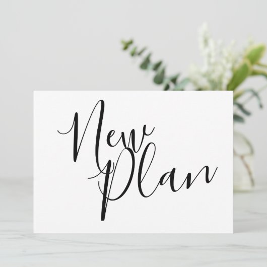 Eenvoudig zwart-wit script nieuwe plan uitgesteld save the date (Staand voorkant)