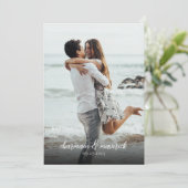 Eenvoudig zwart wit script QR Code Weddenschap fot Kaart (Staand voorkant)