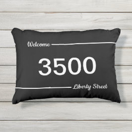 Eenvoudig zwart-witadres buitenkussen