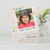 Eenvoudige 12e verjaardag uitnodigingen Blauwe fot (Staand voorkant)