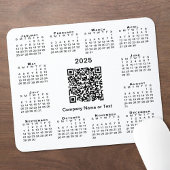 Eenvoudige 2025 Kalender Business QR Code op Wit Muismat