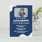 Eenvoudige 77e verjaardagsuitnodigingen Mannen Pho Kaart (Staand voorkant)