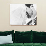 Eenvoudige aangepaste familie foto canvas afdrukke<br><div class="desc">Deze elegante canvas print heeft een aangepaste familienaam in een klassieke,  maar moderne tekst en een detail van het jaar dat uw familie is opgericht. Je favoriete familiefoto vult de achtergrond. Maakt voor uitstekende geschenken voor dit pasgetrouwde paar en familie feestdagen.</div>