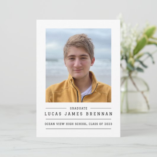 Eenvoudige aankondiging van het Afstuderen Elegant (Staand voorkant)