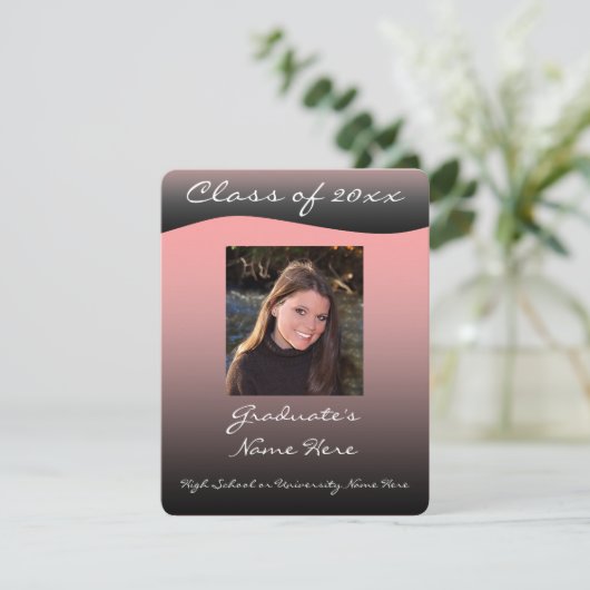 Eenvoudige aankondiging van het Afstuderen zwart-w (Staand voorkant)