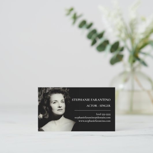 Eenvoudige Actor Zwart-wit Foto Headshot Visitekaartje (Staand voorkant)