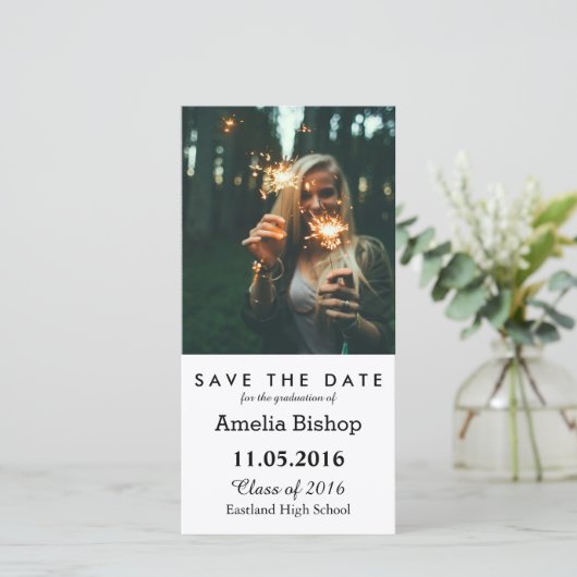 Eenvoudige Afstuderen foto slaat de datum op Save The Date (Staand voorkant)