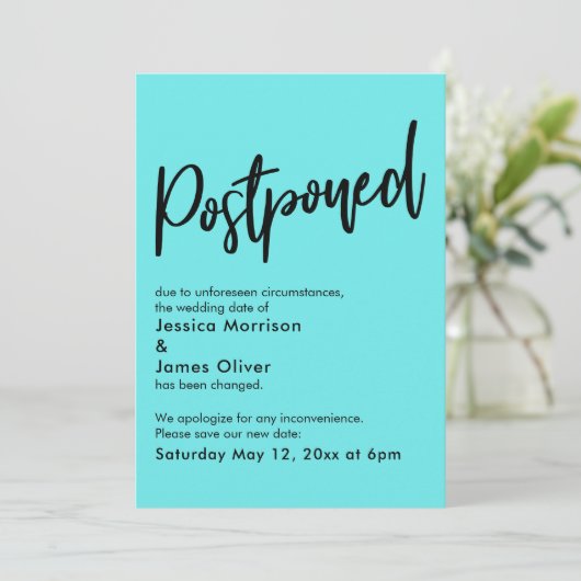 Eenvoudige Aqua uitgestelde bruiloft aankondiging (Staand voorkant)