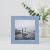 Eenvoudige artsy Minimal Square Photo Blue Wedding Save The Date (Staand voorkant)