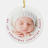 Eenvoudige Baby 1e kerstfoto Red Typografie Keramisch Ornament (Voorkant)