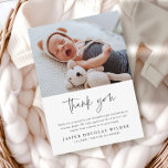 Eenvoudige Baby Foto Geboorte Statistieken Dank u  Briefkaart<br><div class="desc">Een eenvoudige Baby Photo Birth Stats Thank You Card met handgeschreven script dank u en minimale typografie. Klik op de bewerkingsknop om deze bedankje sjabloon eenvoudig aan te passen met je eigen gegevens en foto.</div>