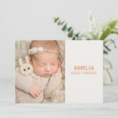 Eenvoudige Baby Meisje Foto Monogram Geboorteaanko Kaart (Staand voorkant)