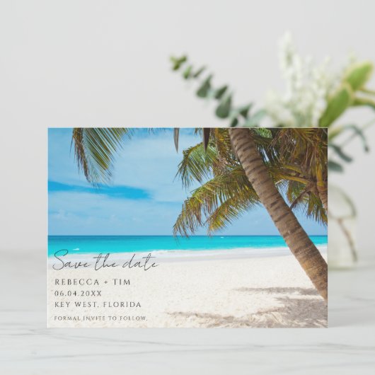 Eenvoudige Beach Photo Destination Wedding Save The Date (Staand voorkant)