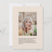 Eenvoudige Beige Afstuderen Fotoaankondiging Aankondiging (Achterkant)