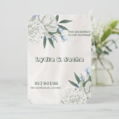 Eenvoudige Beige Bloemen Huwelijksuitnodiging Kaart (Staand voorkant)