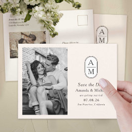 Eenvoudige beige moderne initialen, foto's opslaan aankondigingskaart